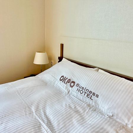 Okpo Business Hotel Geoje Extérieur photo