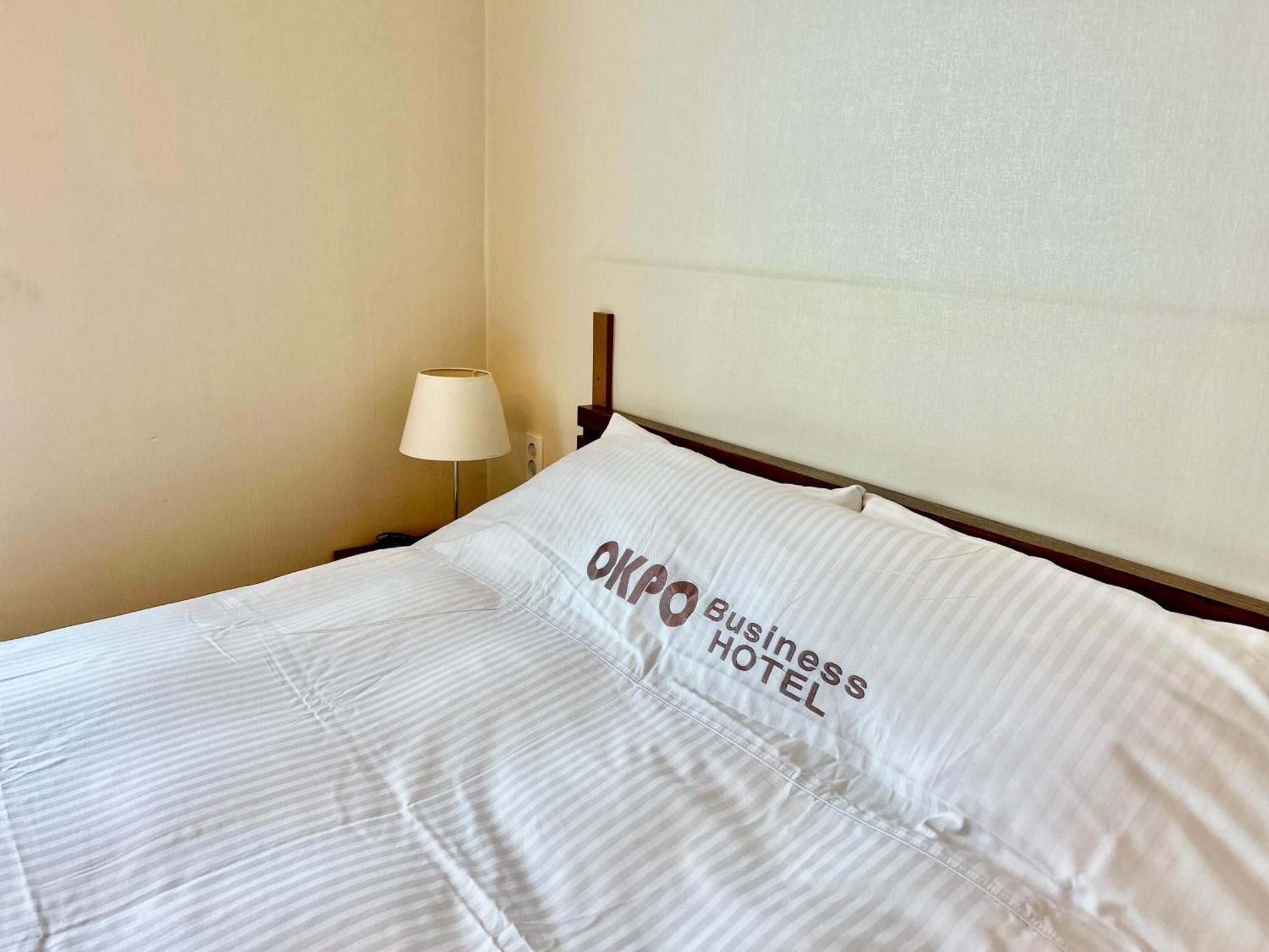 Okpo Business Hotel Geoje Extérieur photo